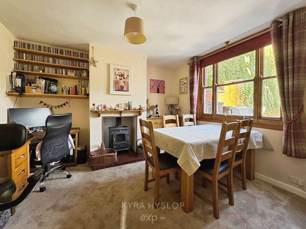Property photo 3 of 12