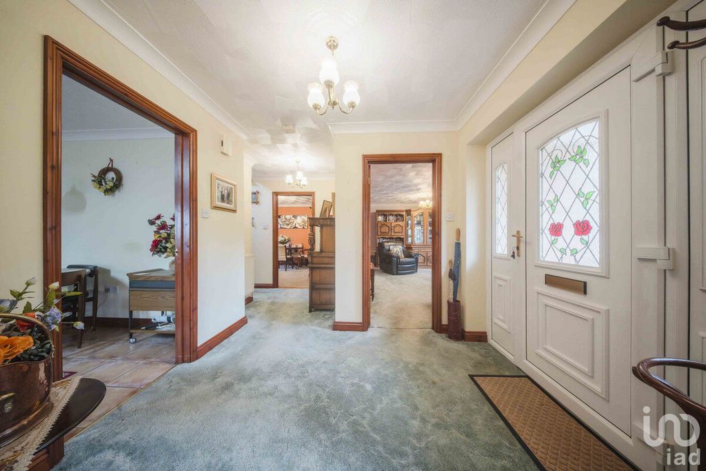 Property photo 3 of 44