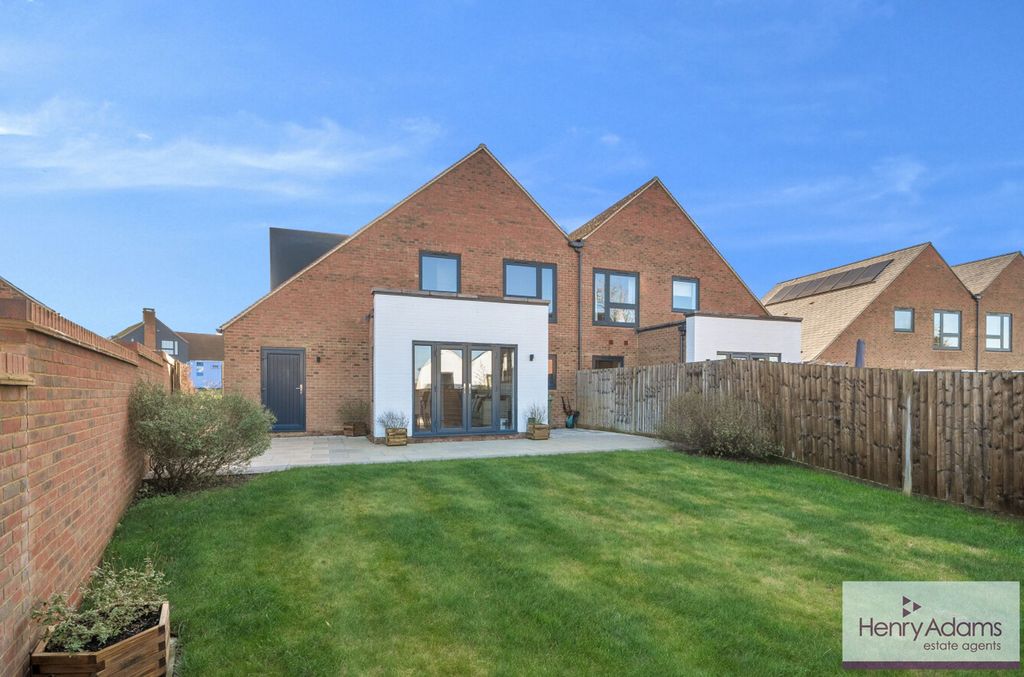 Property photo 3 of 31