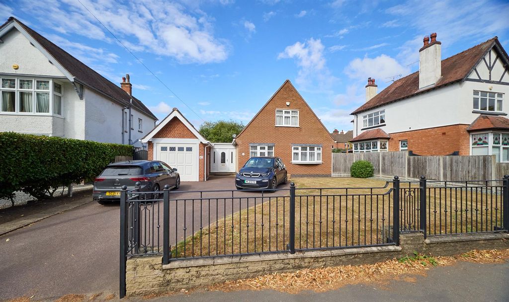 Property photo 1 of 22 Leicester Rd Hk (12).Jpg
