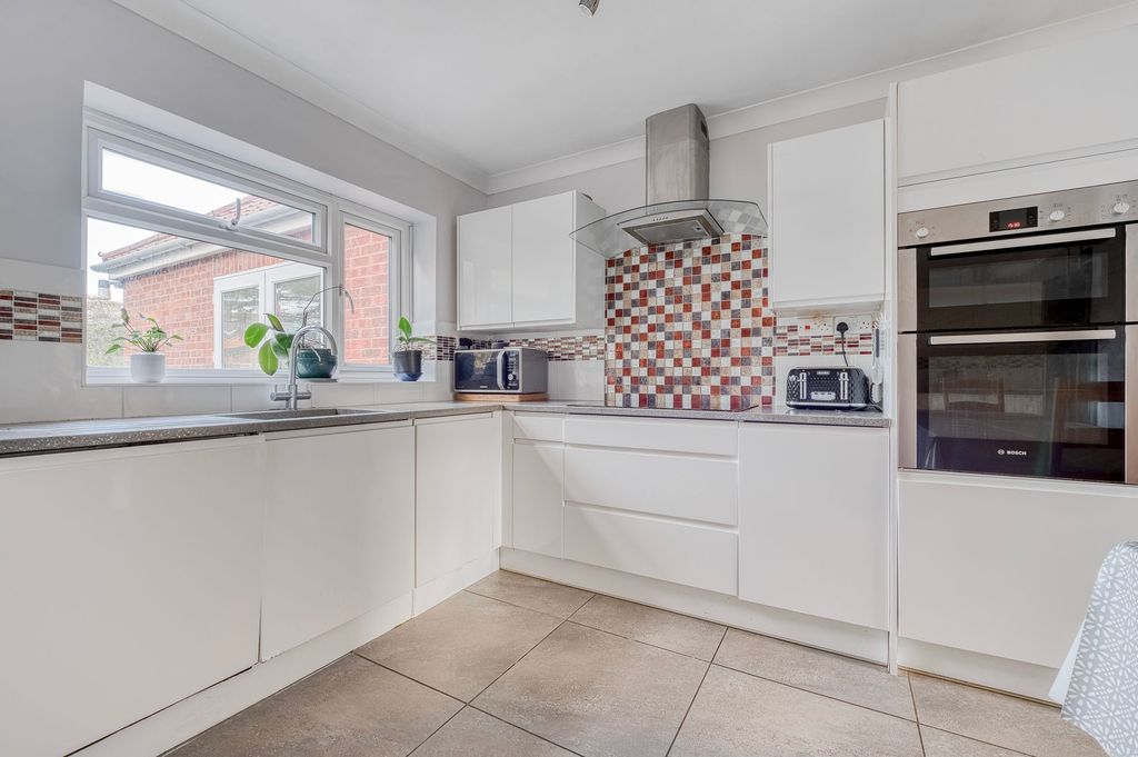 Property photo 2 of 30