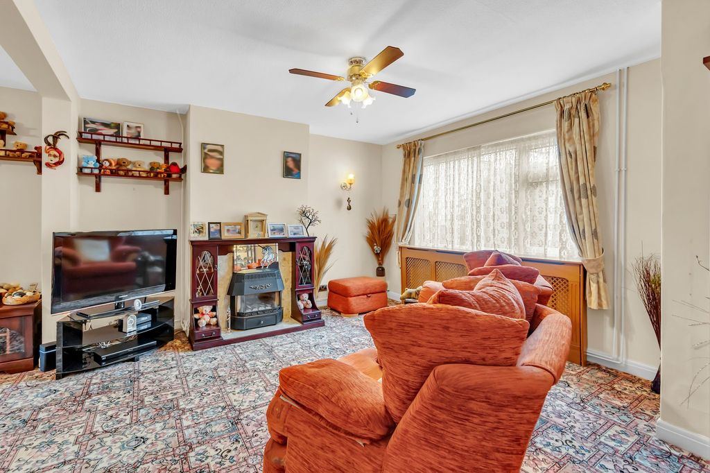 Property photo 3 of 19