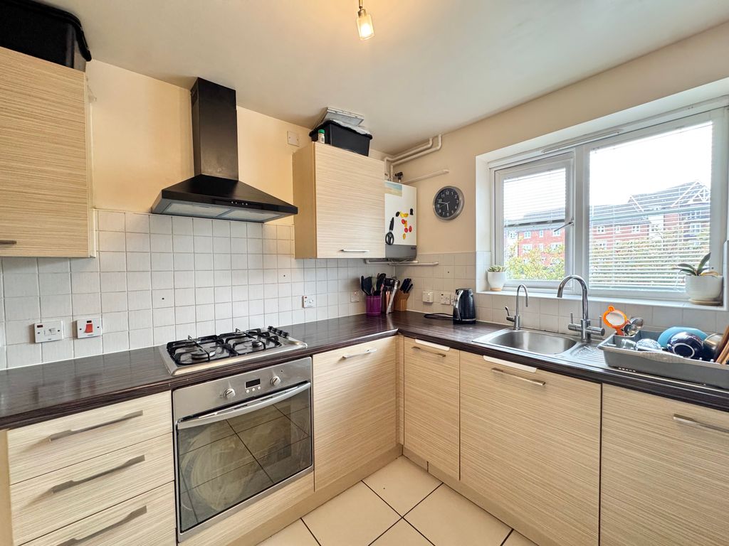 Property photo 3 of 16 Kitchen