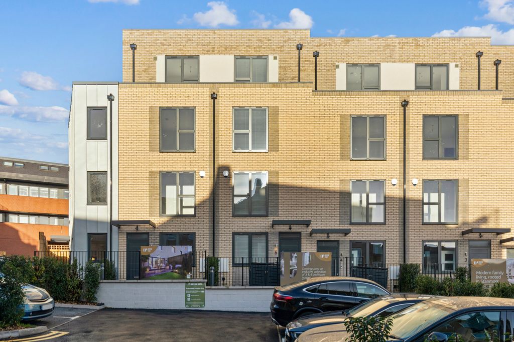 Property photo 3 of 22