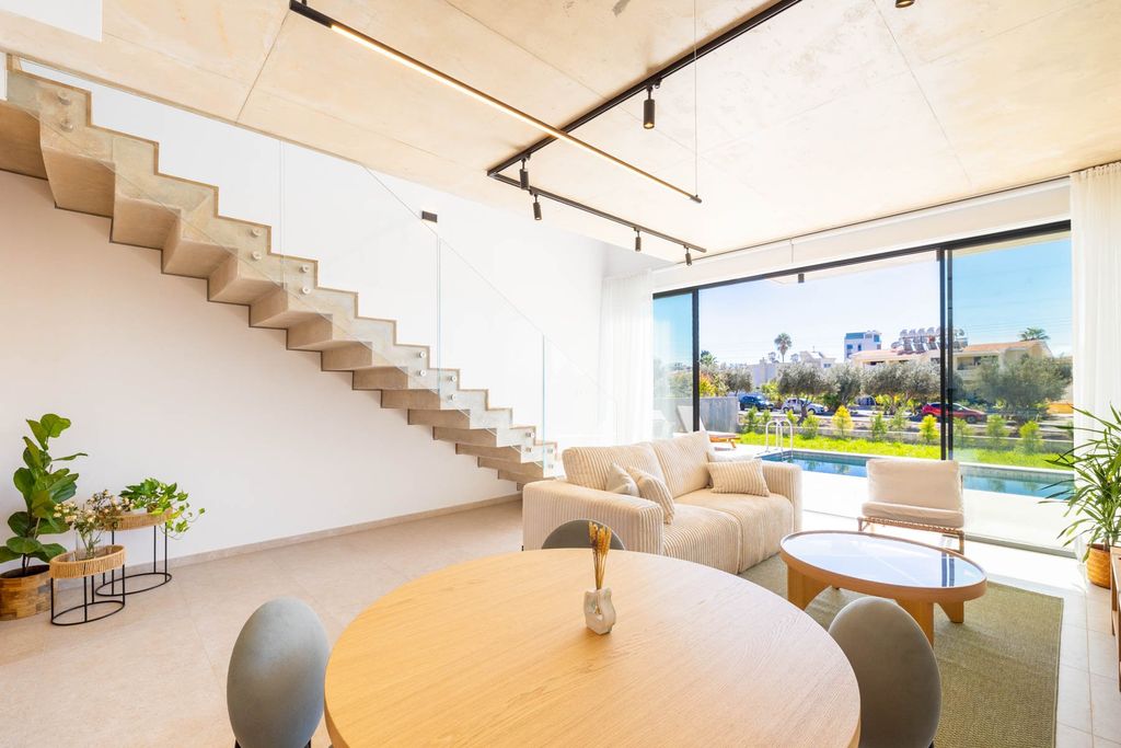 Property photo 3 of 30