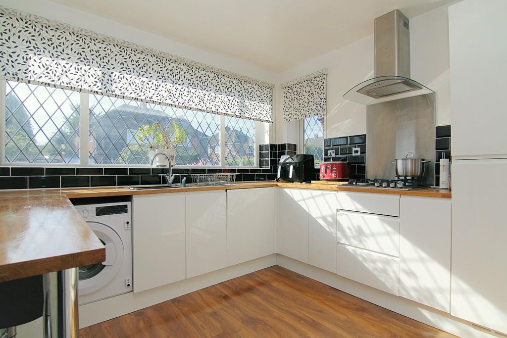 Property photo 2 of 13 Kitchen