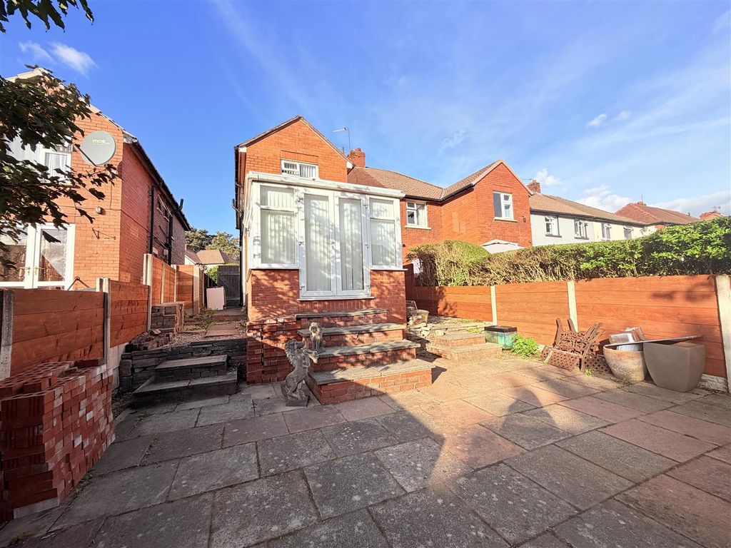 Property photo 2 of 8