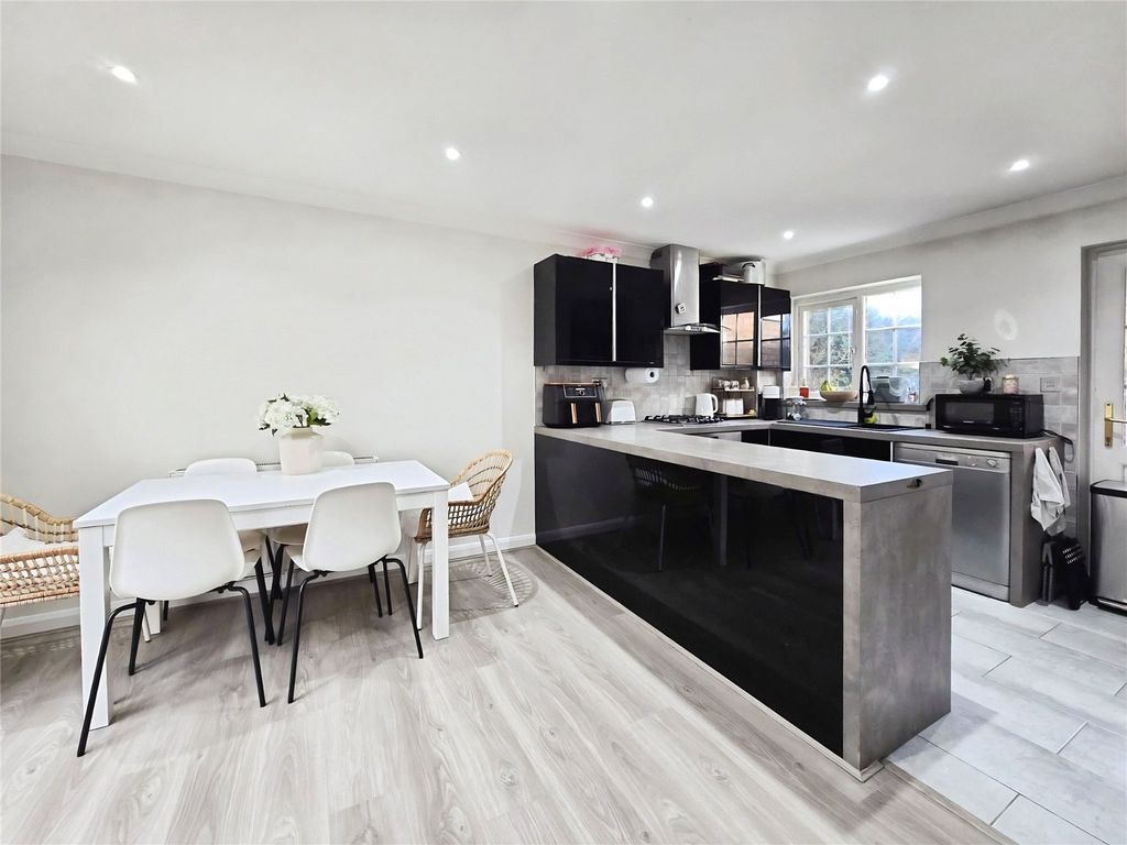 Property photo 2 of 14 Picture No. 02