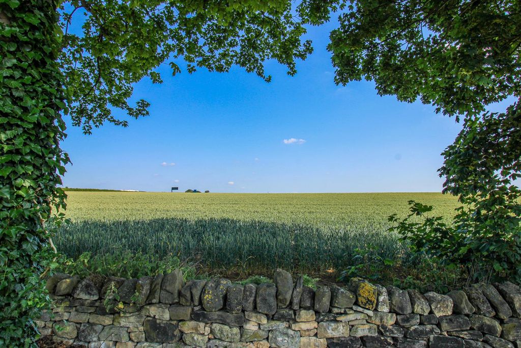 Property photo 2 of 14 Outside