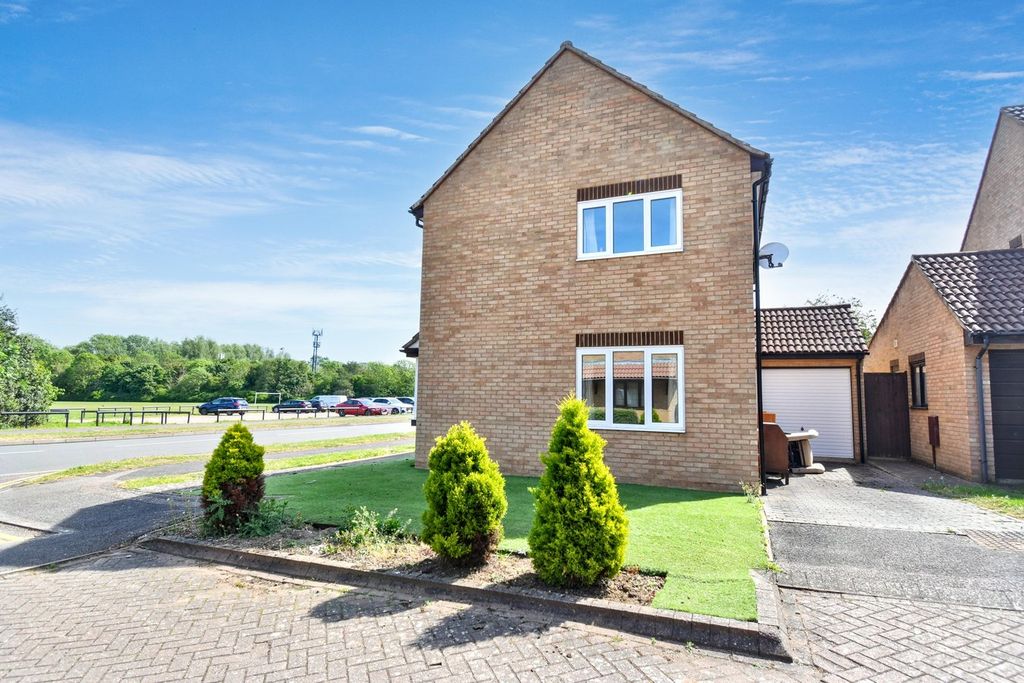 Property photo 2 of 18