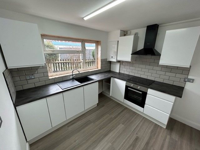 Property photo 2 of 12 Kitchen