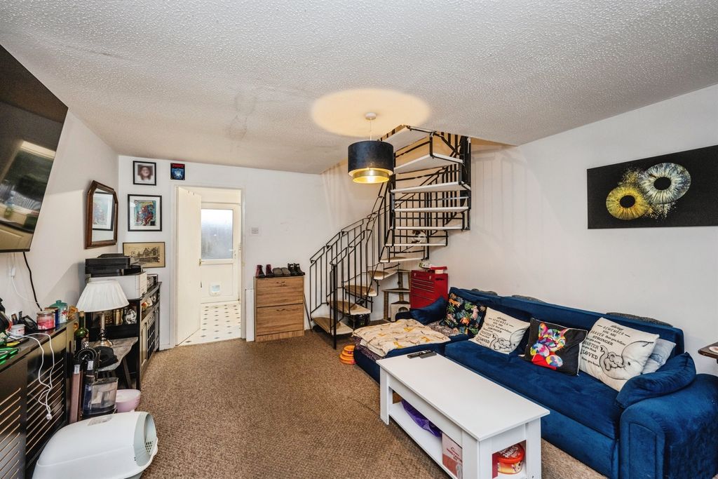 Property photo 2 of 13