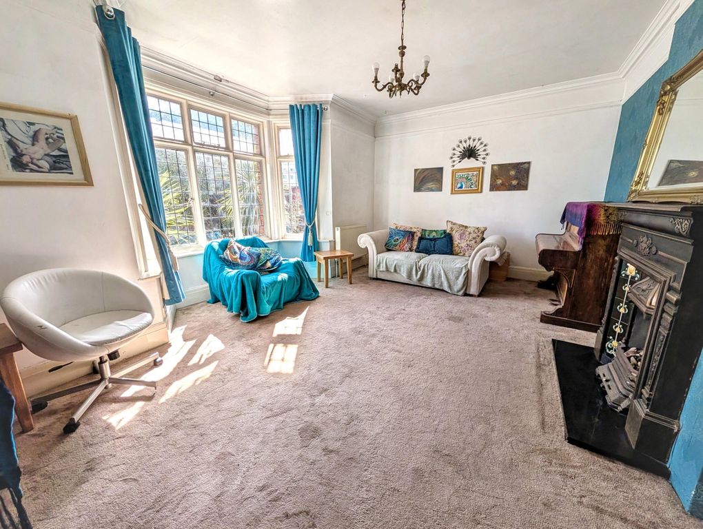 Property photo 2 of 19