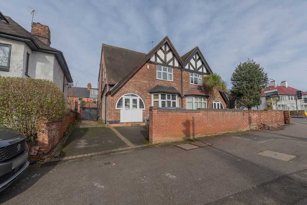 Property photo 1 of 30