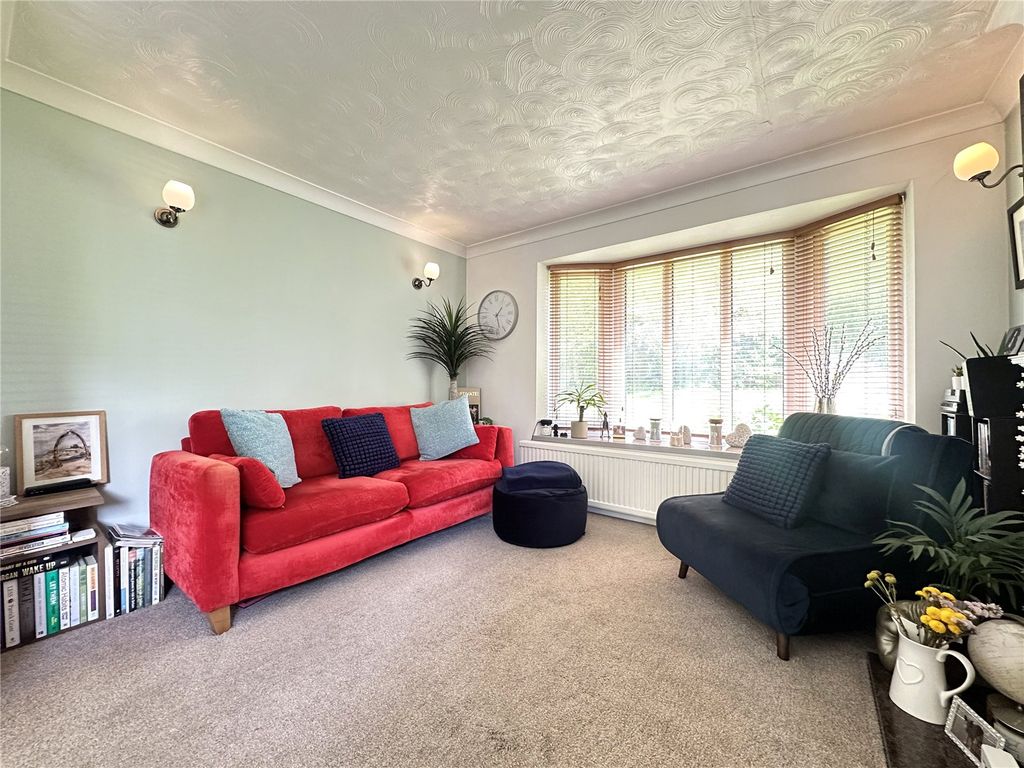 Property photo 3 of 12 Picture No. 11