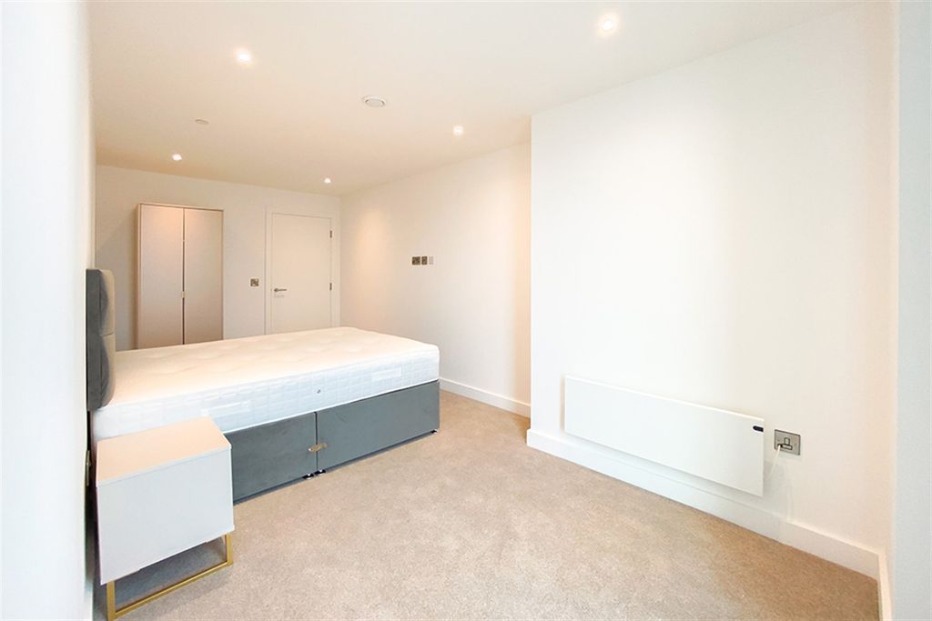 Property photo 2 of 14 (Main)