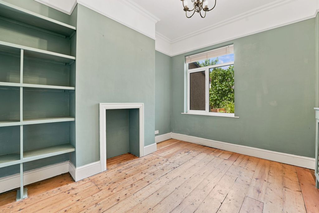 Property photo 2 of 18
