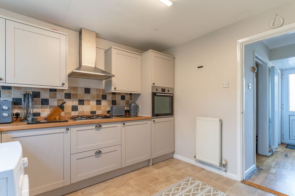 Property photo 3 of 19