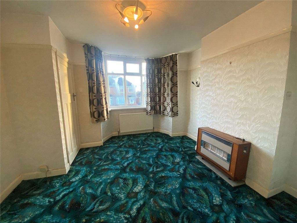 Property photo 2 of 15 Lounge