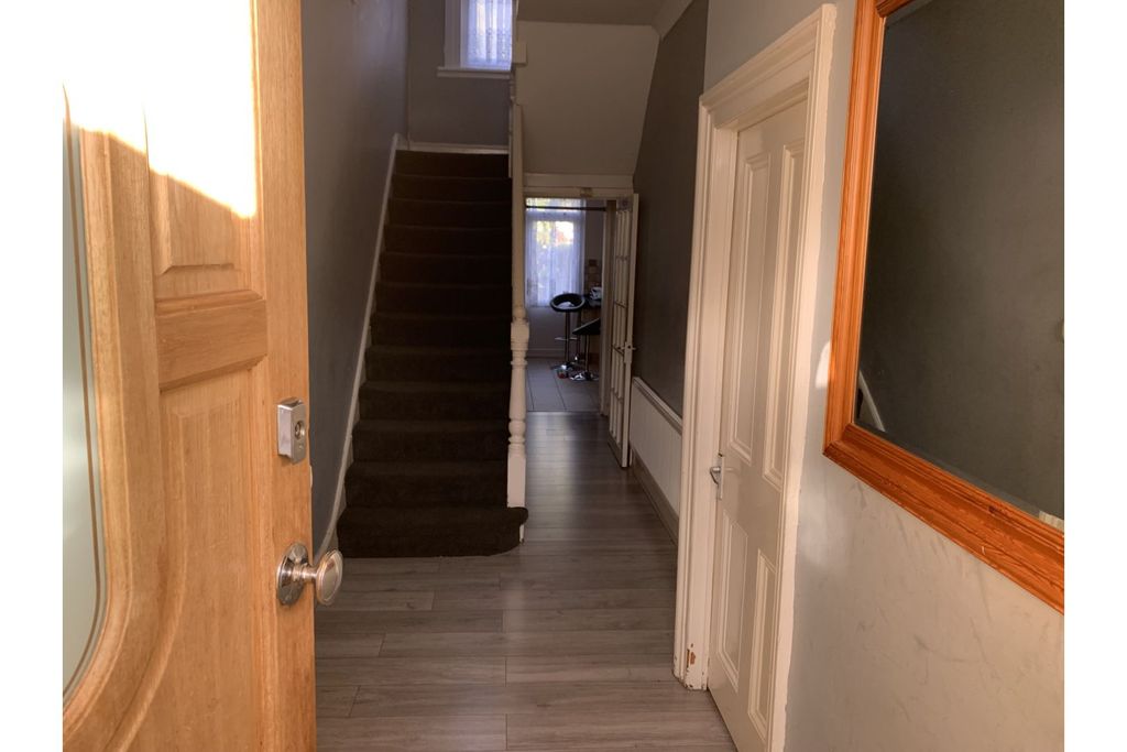 Property photo 3 of 25