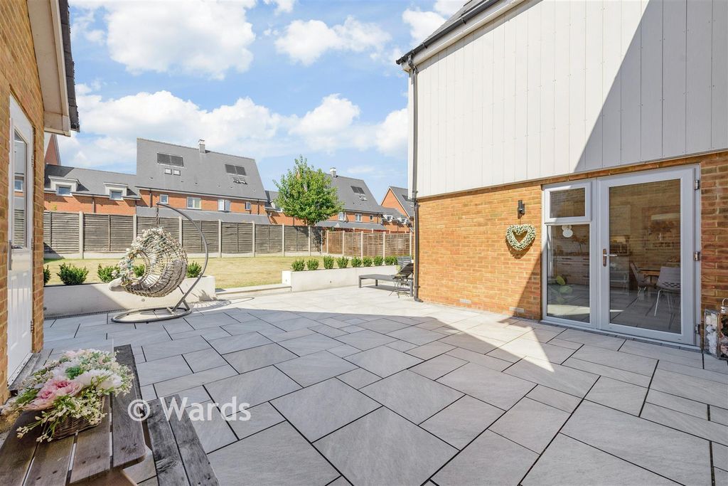 Property photo 1 of 13 Patio / Decking
