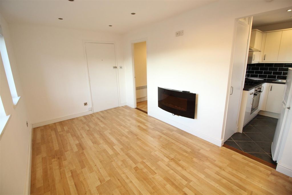 Property photo 2 of 10 Img_8716.Jpg