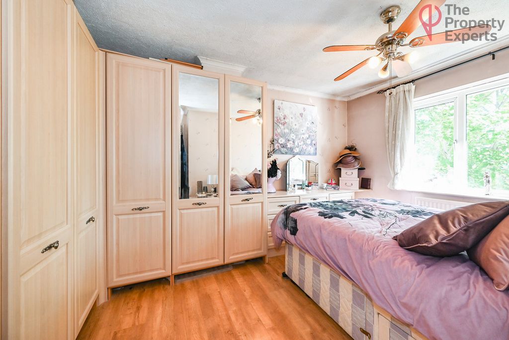 Property photo 2 of 24