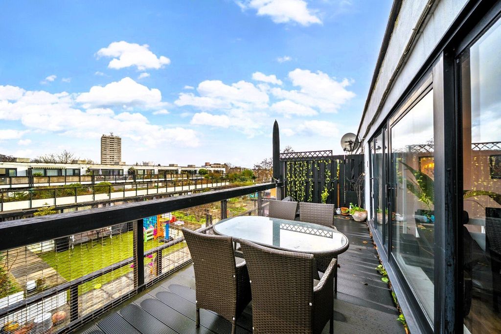 Property photo 3 of 18 Picture No. 20