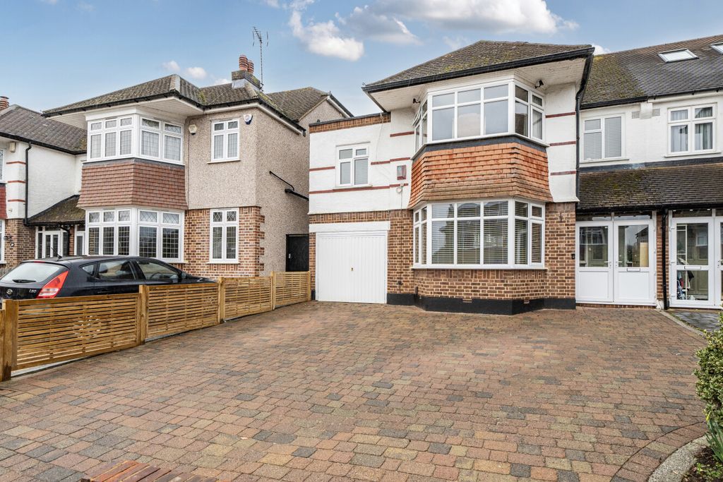 Property photo 1 of 20 1414666-1-6998733...