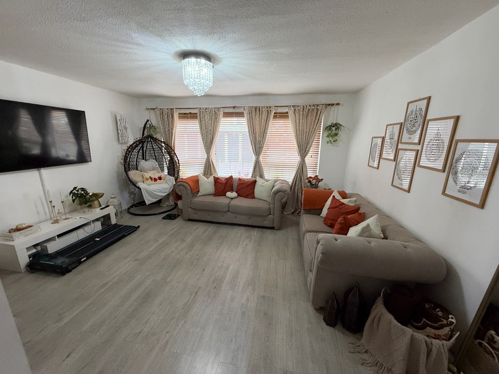 Property photo 1 of 27