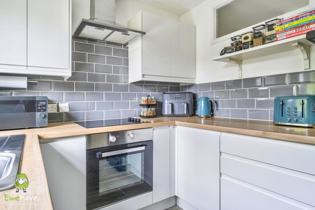 Property photo 2 of 15 7