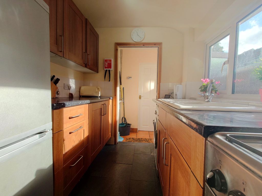 Property photo 3 of 34