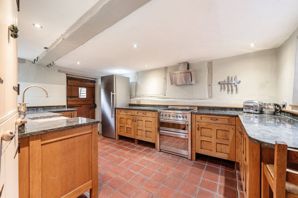 Property photo 2 of 14 Picture No. 21