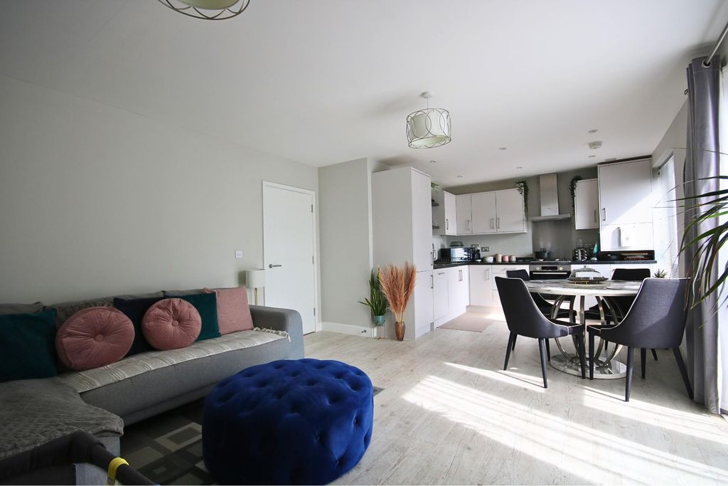 Property photo 3 of 17 liv4 (7).Jpg