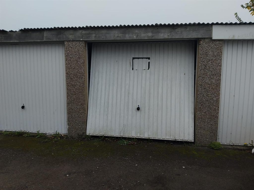 Property photo 2 of 3