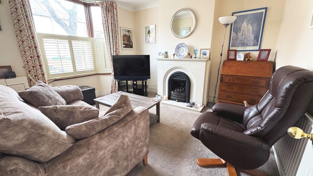 Property photo 2 of 10 Lounge