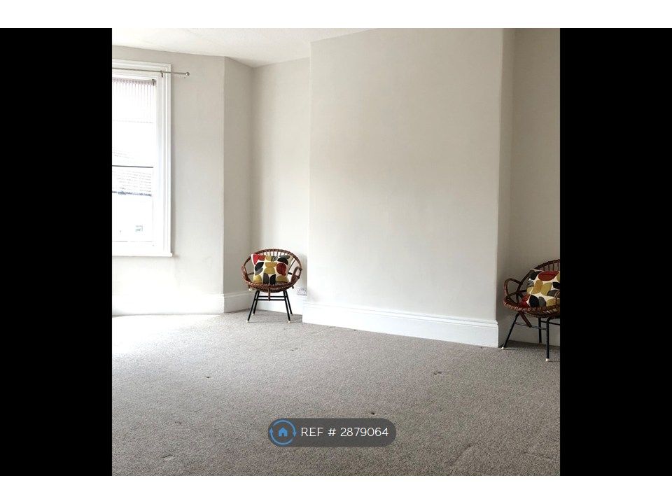 Property photo 2 of 11 Studio Room