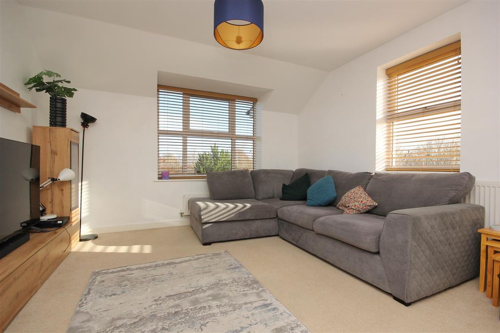 Property photo 2 of 11 Img_9579.Jpg