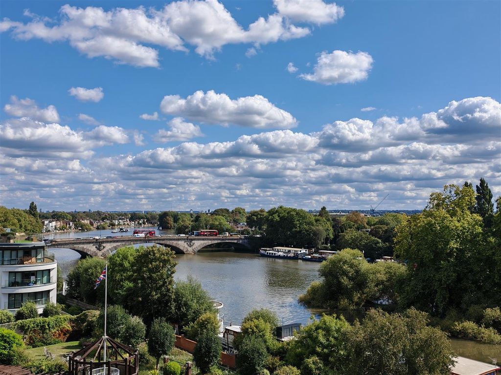 Property photo 3 of 36