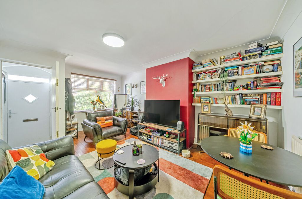 Property photo 2 of 13 1457411-8-69Fb4F5...
