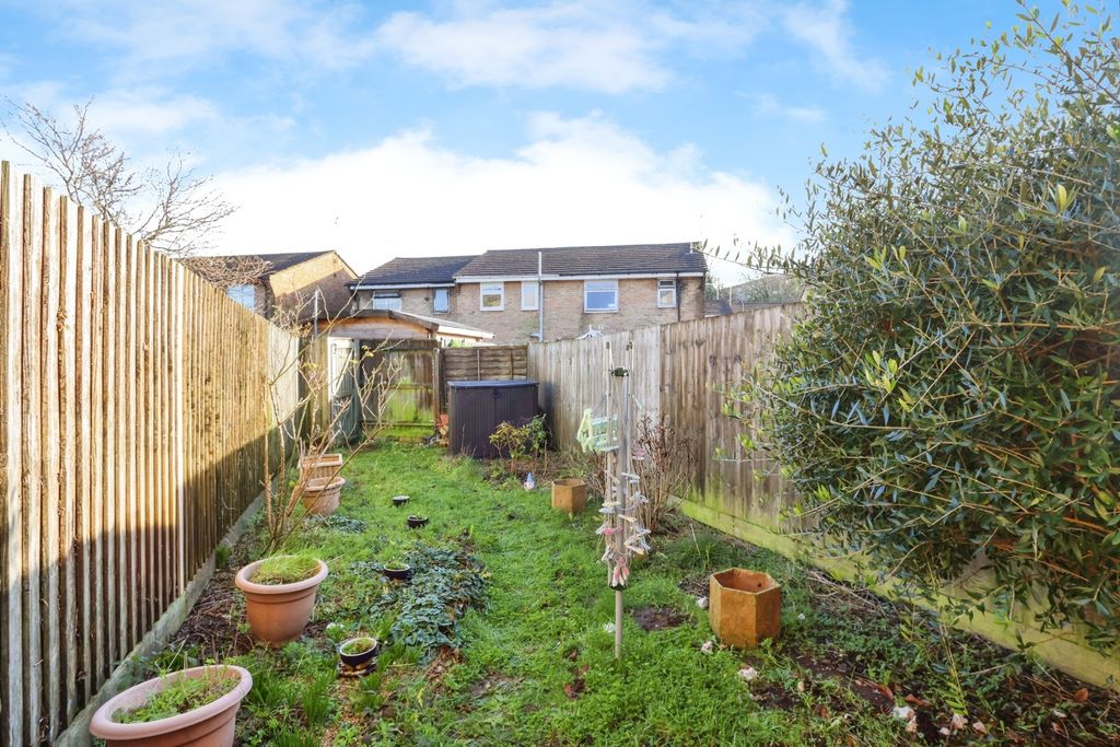 Property photo 2 of 17 Garden