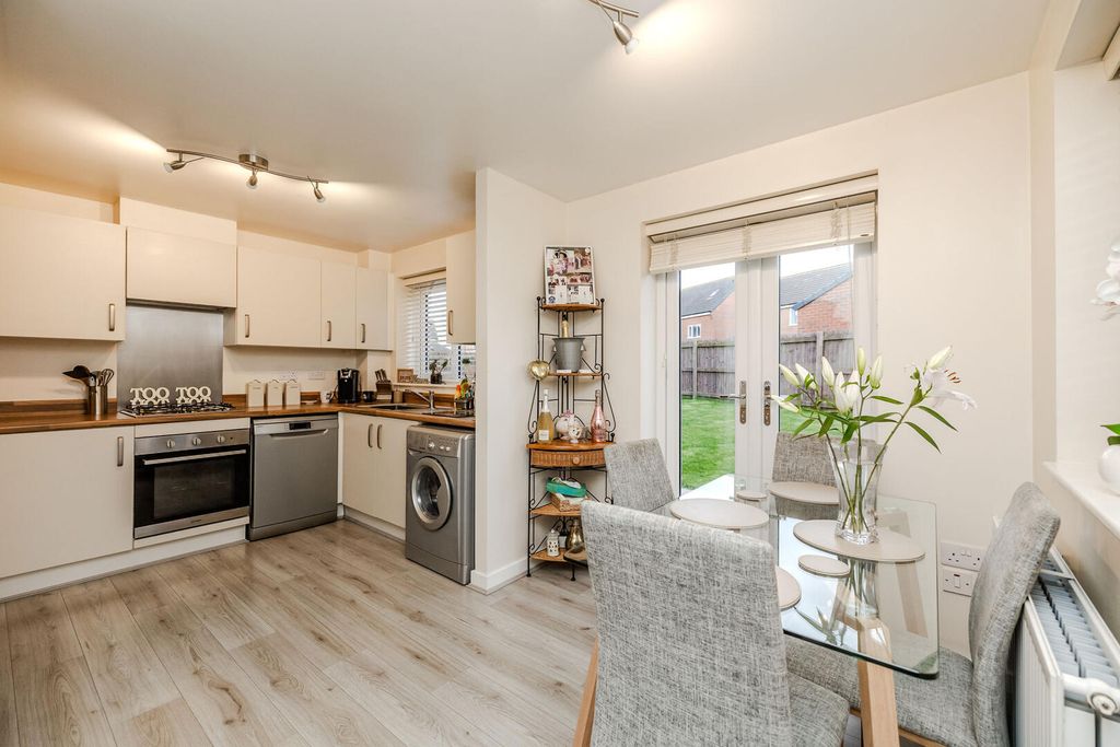Property photo 3 of 24 Kitchen
