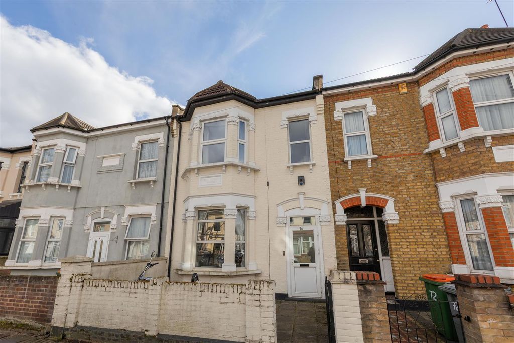 Property photo 1 of 38 South Esk Road E7
