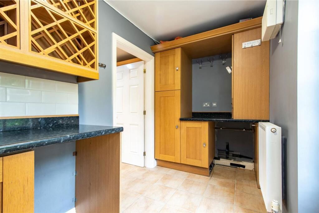 Property photo 3 of 45