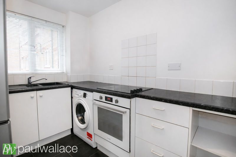 Property photo 2 of 7 Kitchen