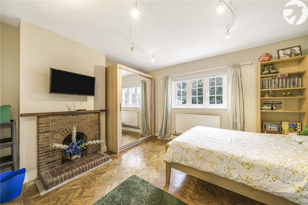 Additional image 5 of 4 bed detached house for saleChurch Walk, Wilmington, Kent DA2
