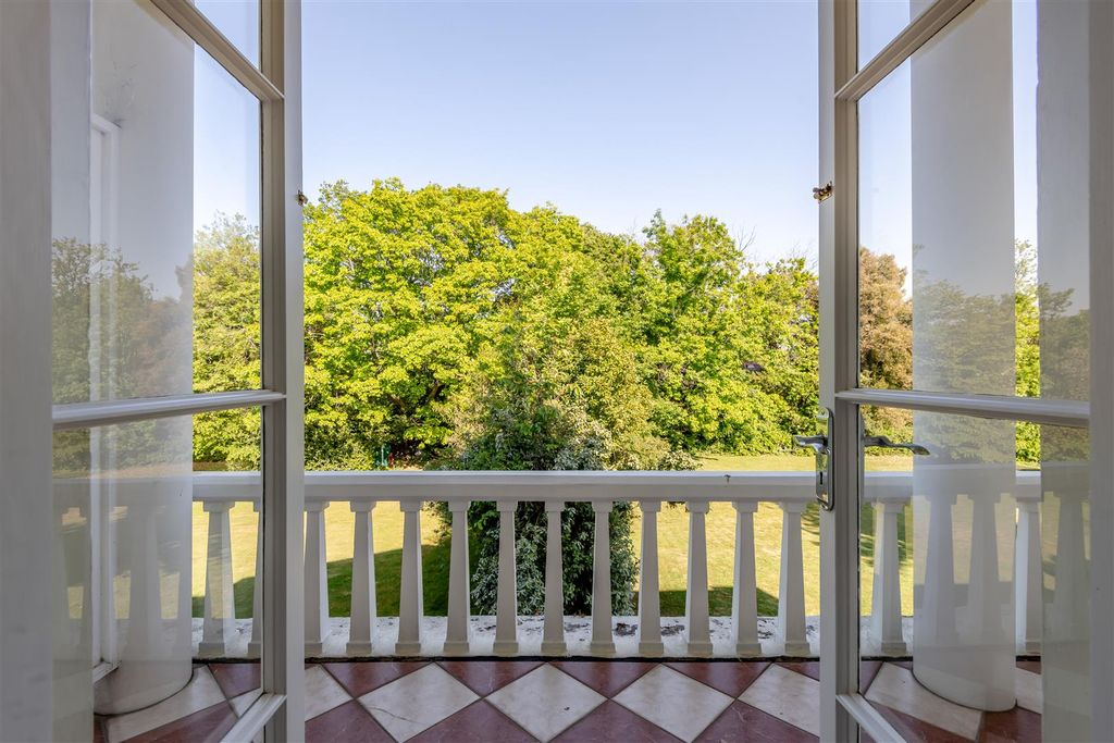 Property photo 2 of 25 Balcony