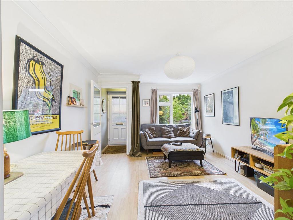 Property photo 3 of 9