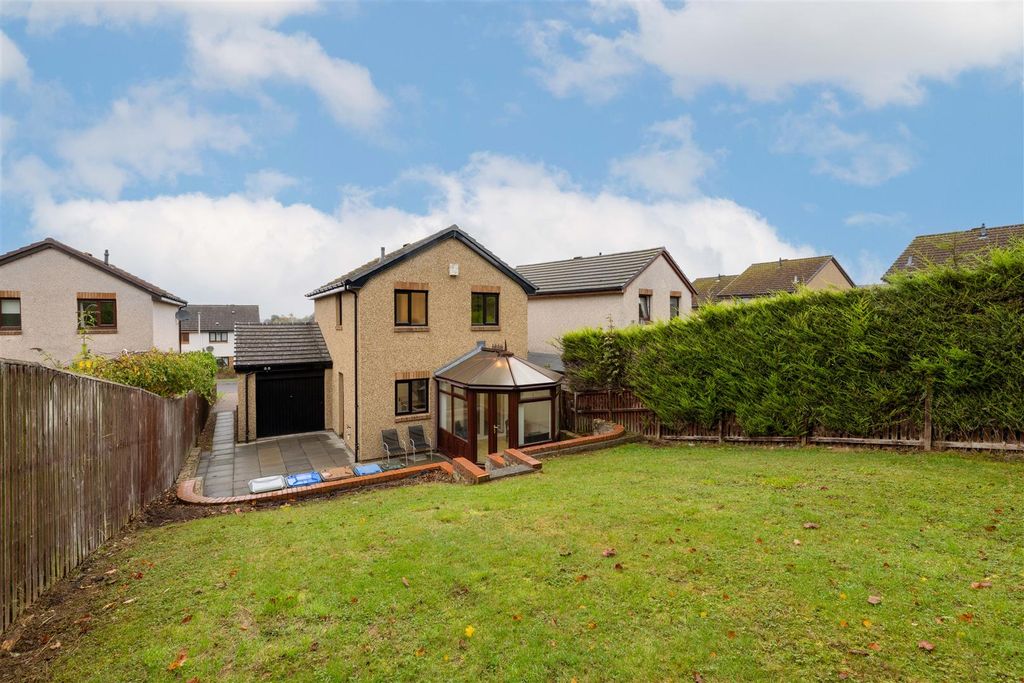 Property photo 2 of 26 100 Hermitage Drive Perth-64.Jpg