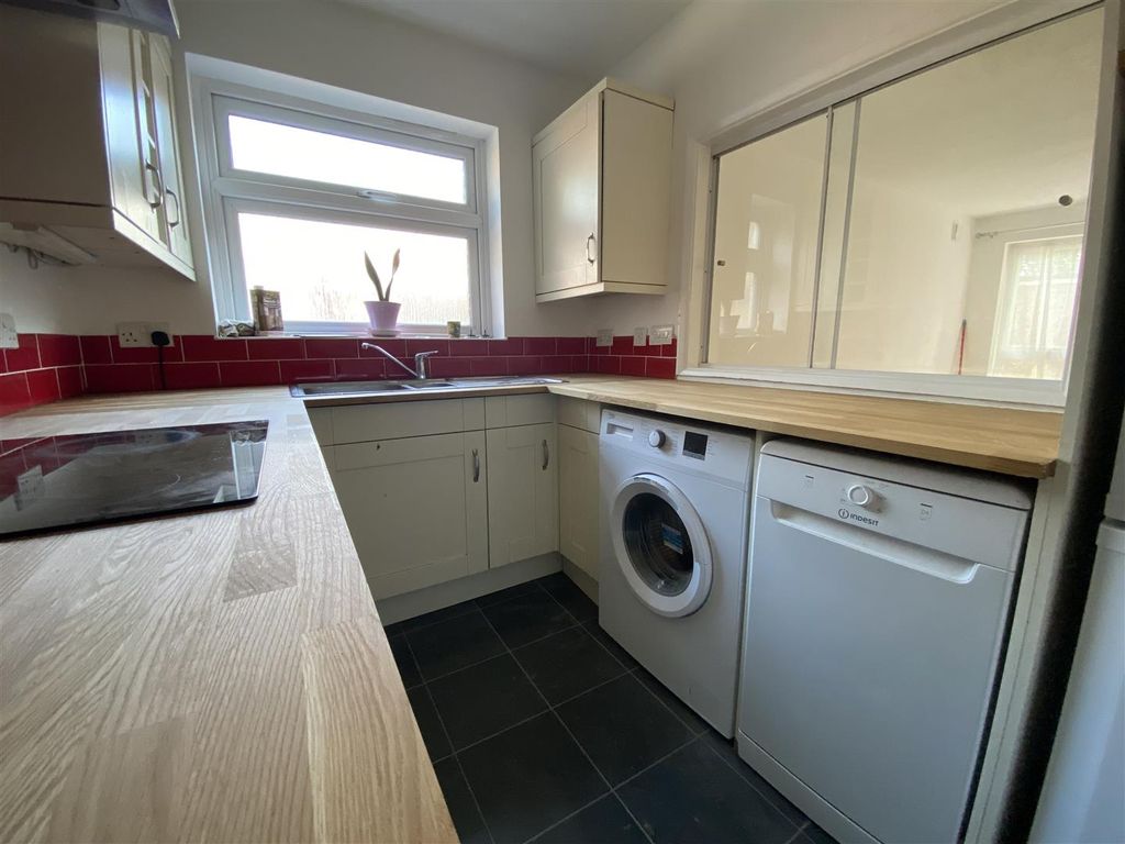 Property photo 2 of 11 Img-5836.Jpg